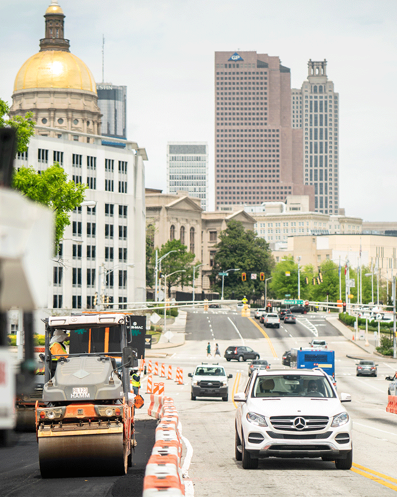 APCC, Roller, cars driving next to worksite, City of Atlanta, 24038_BUILDWITT_0799