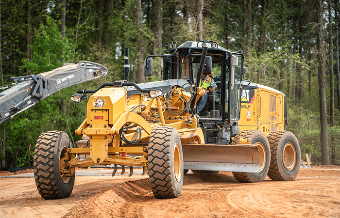 APCC, Motor Grader riding on dirt, 24038_BUILDWITT_1032