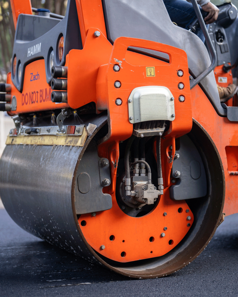 APCC, Close up of roller, orange machine, 23137_BUILDWITT_1584